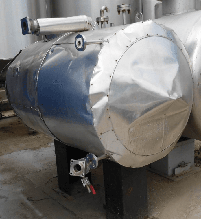 Емкость 1,2 куб.м. горизонтальная. Толщина стенки 3мм.