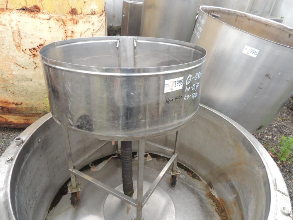 Емкость 150л высота общая  1м. инв.7995