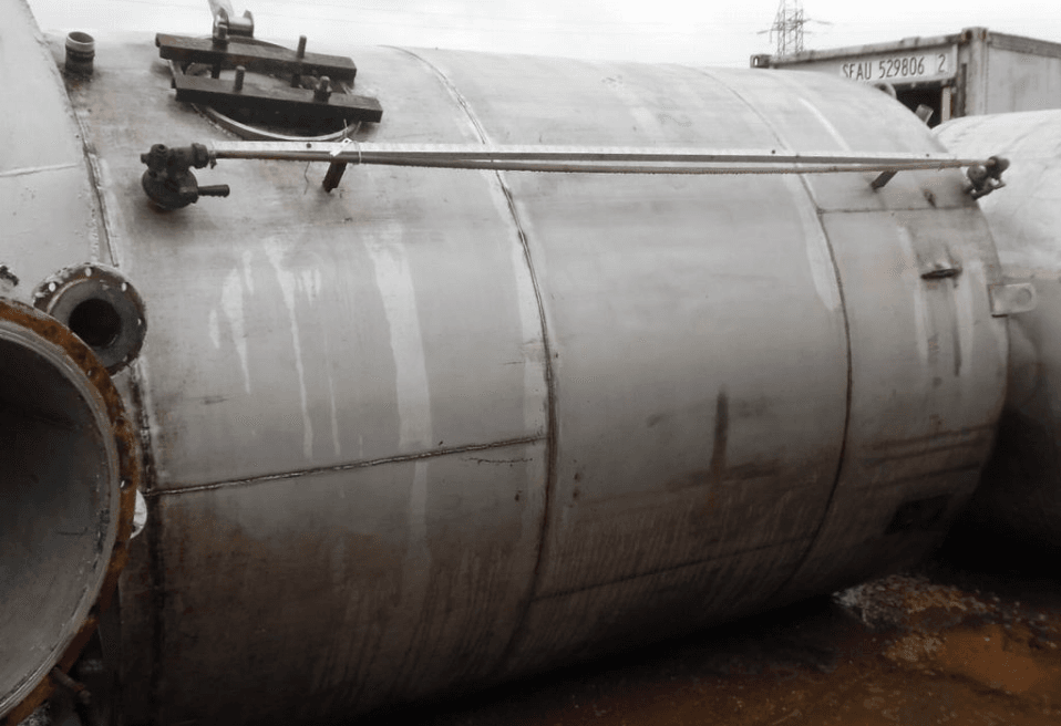 Емкость 8 куб.м.  плоское дно.