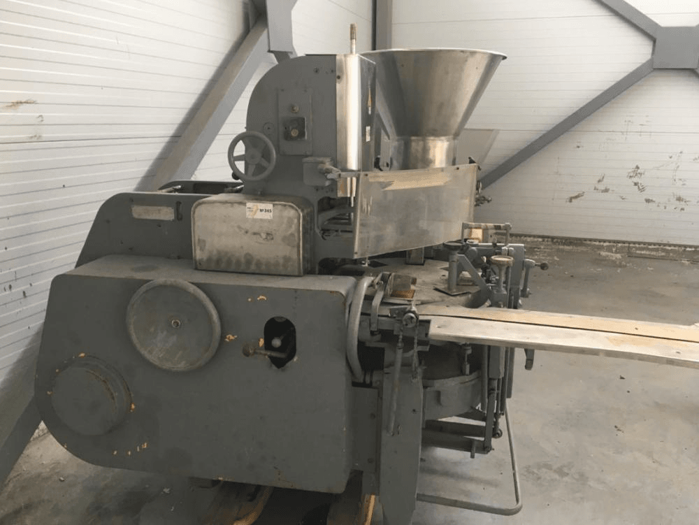 Фасовочный автомат творога  М6 АР2Т пачка от 180 гр до 250 гр инв.2406