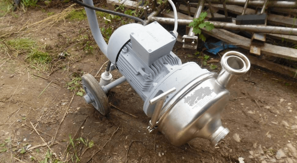 Насос центробежный, производительность 10 куб/ч е.976