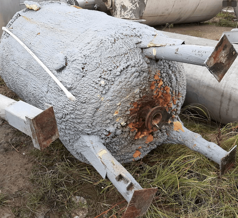 Емкость стальная, объемом 1,6 куб. м., с термоизоляцией.