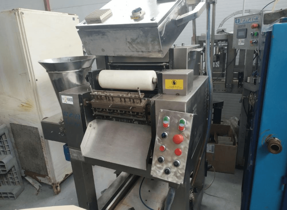 Пельменный аппарат Доминиони модель D320N инв.4008