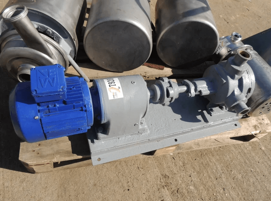 Насос шестеренчатый 10 м3 инв.7920