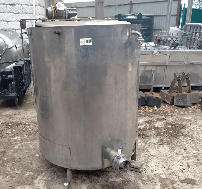 Емкость 800л. инв.8896