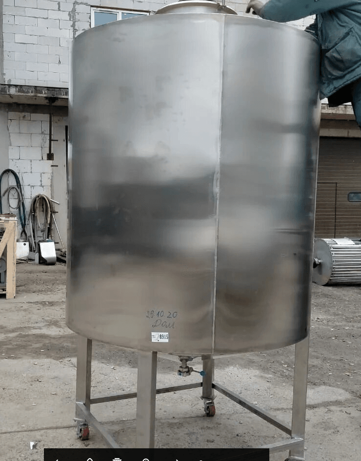 Емкость 3 куба инв.8915