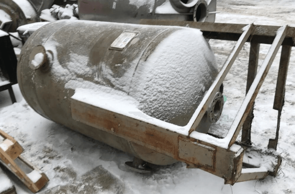 Емкость толстостенная 1000л инв.8373