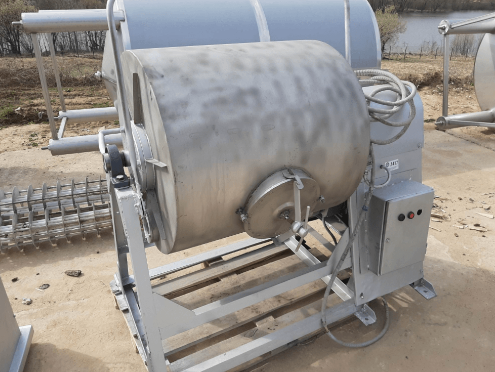 Маслобойка, объемом 400 л.