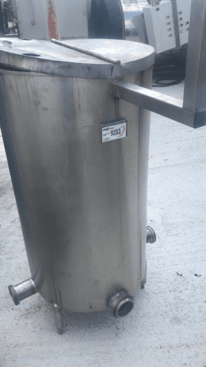 Емкость 300л инв.9253