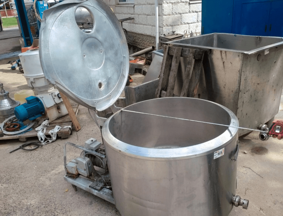 Емкость 600 л инв.9676