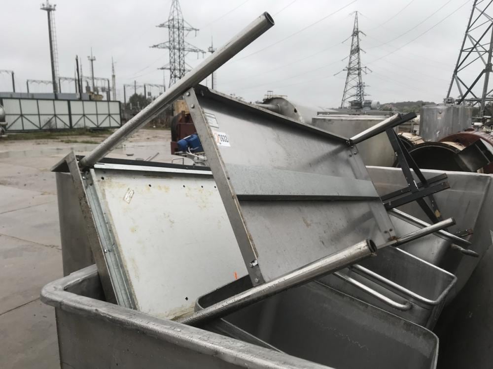 Стол маленький нерж. инв.7632