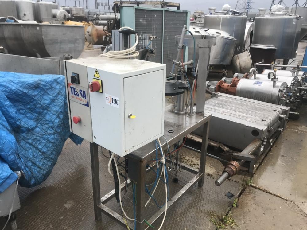 Розлив в ПЭТ 0,33 - укупор инв.7507