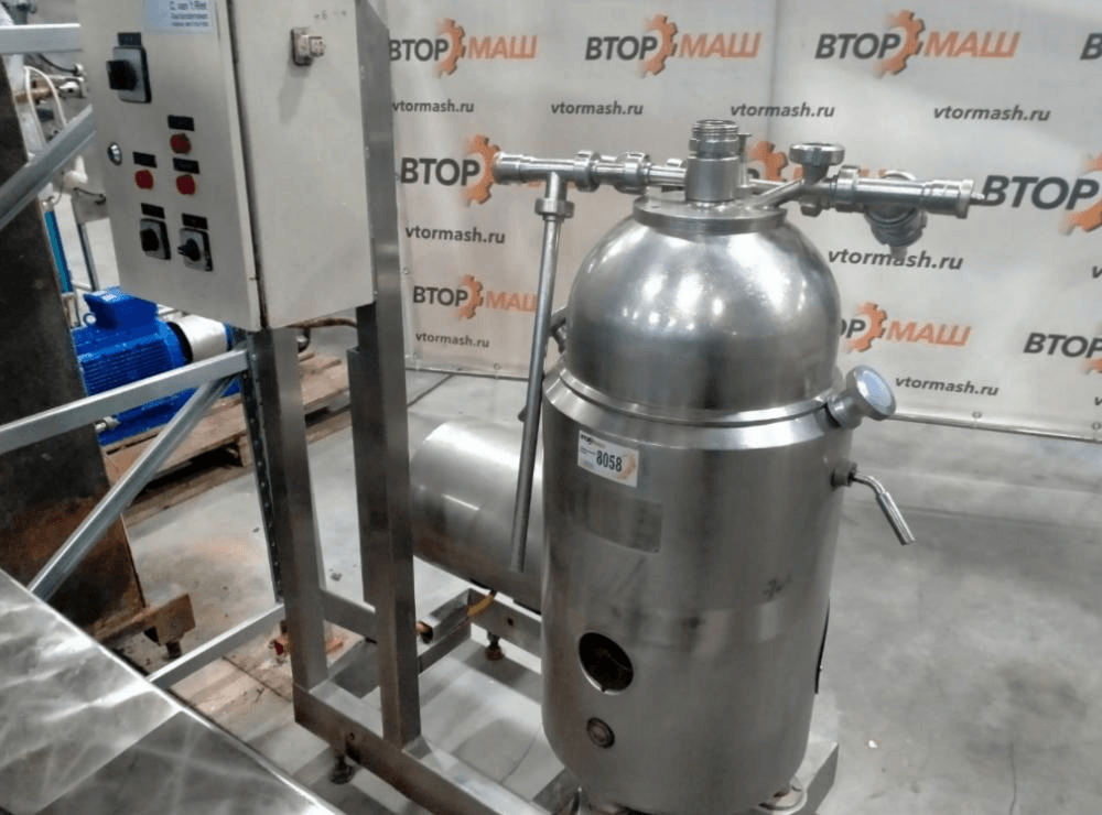 Сепаратор-сливкоотделитель без автоматической выгрузки осадка Италия 1куб/час инв.8058