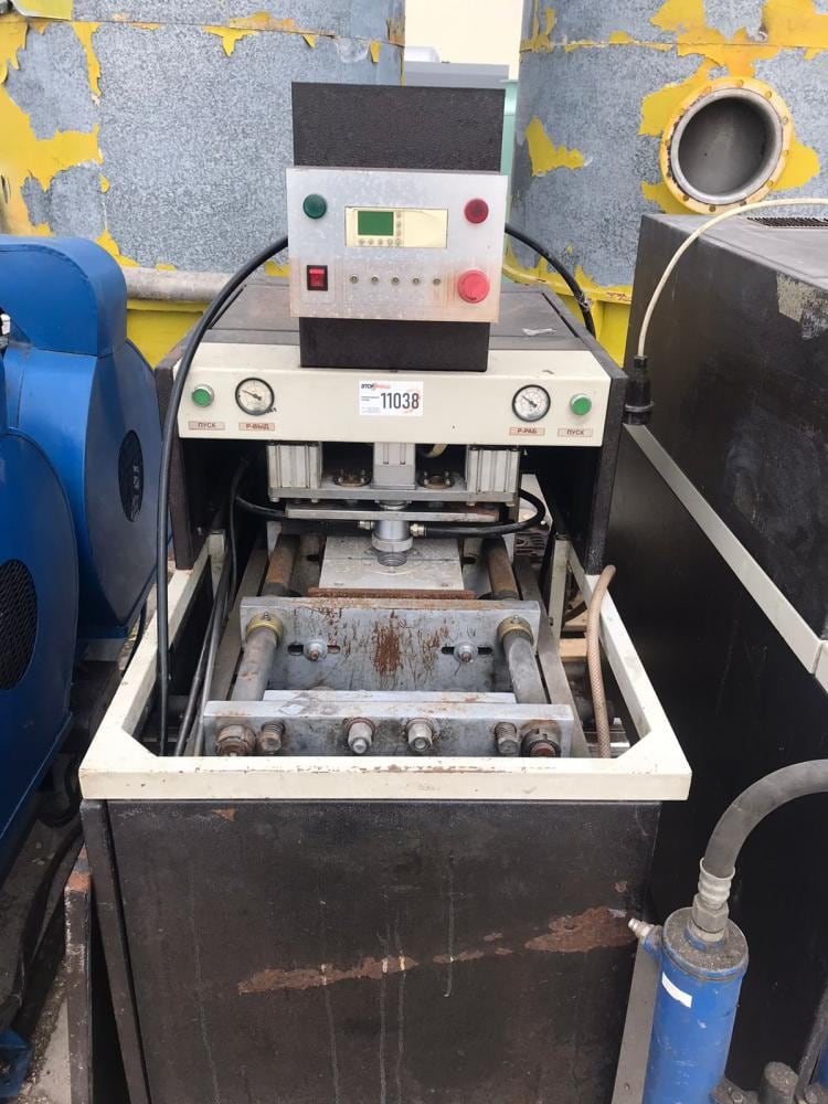 Полуавтомат выдува ПЭТ со станцией разогрева инв.11038