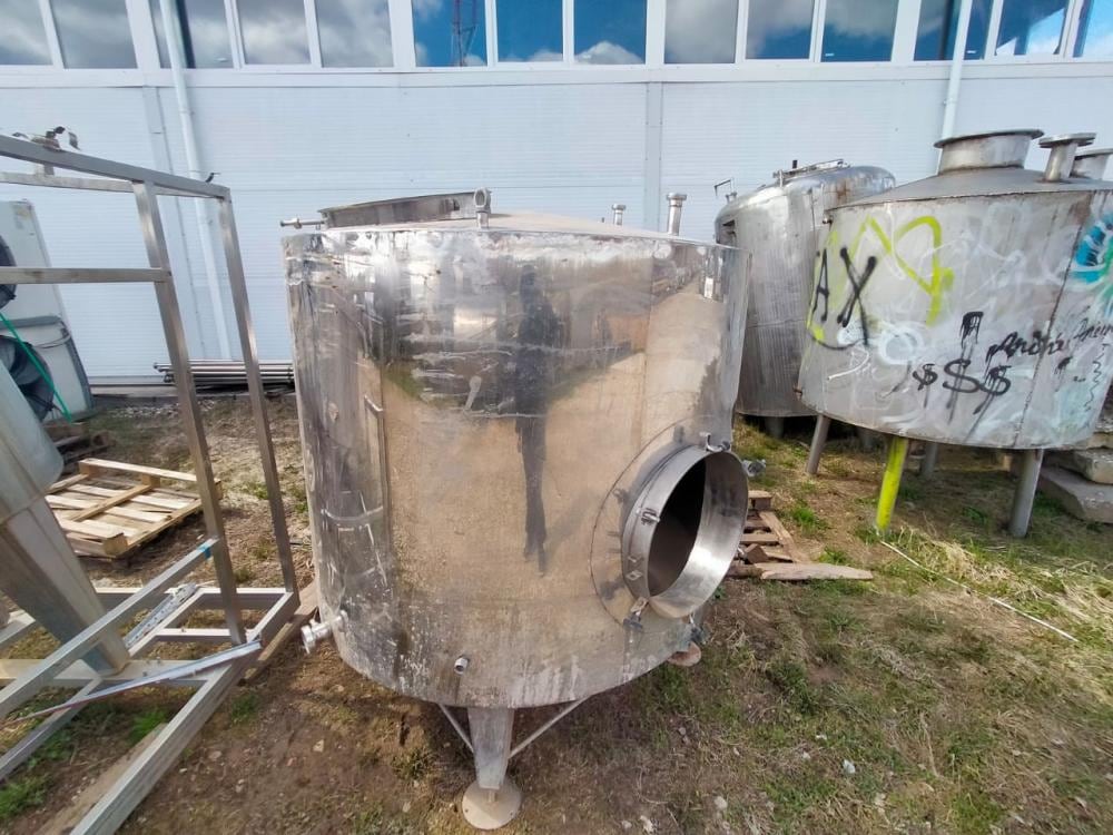 Емкость 2м3 с боковым люком инв.9065