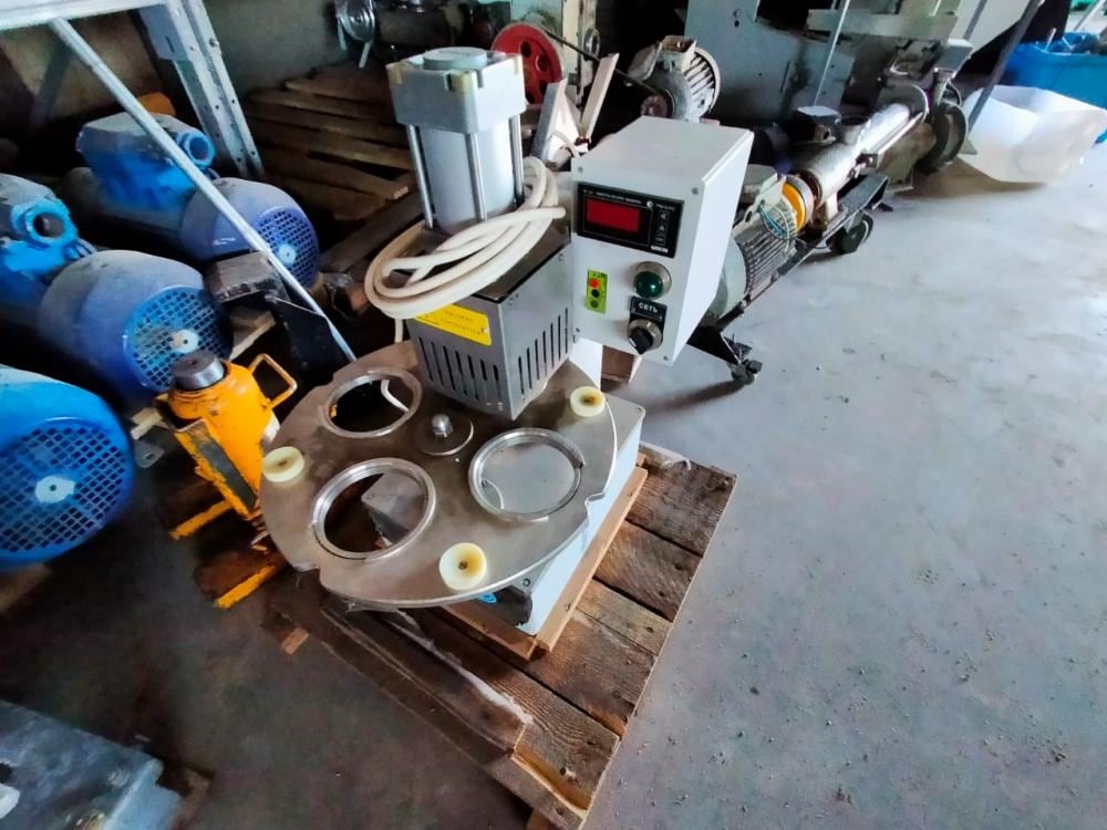 Запайщик стаканчиков ПОЛУР 250 е.1912