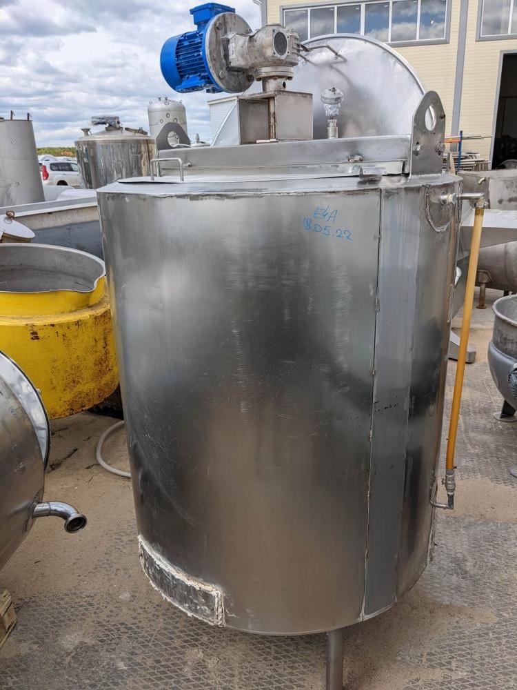 Емкость 0,7м3 нержавейка,с рубашкой и мешалкой е.989