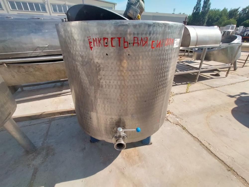 Емкость 350л с рубашкой и мешалкой инв.10686