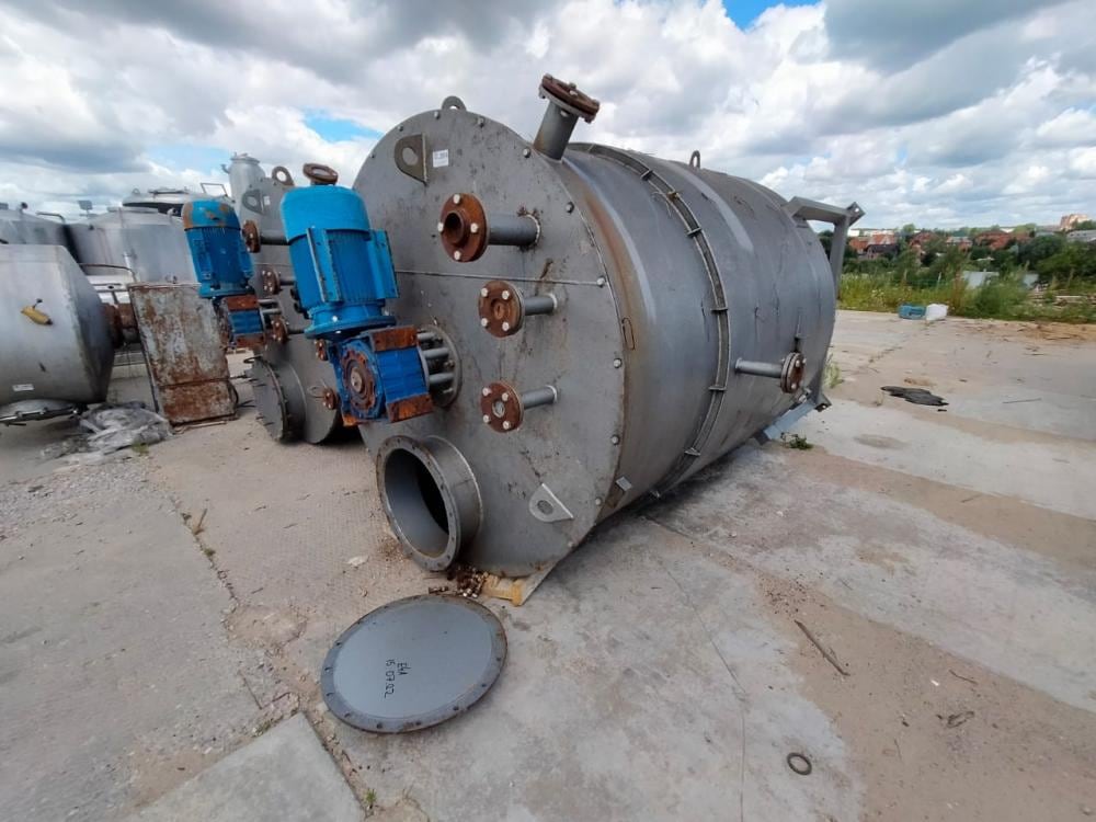Реактор стальной 6000л е.2014