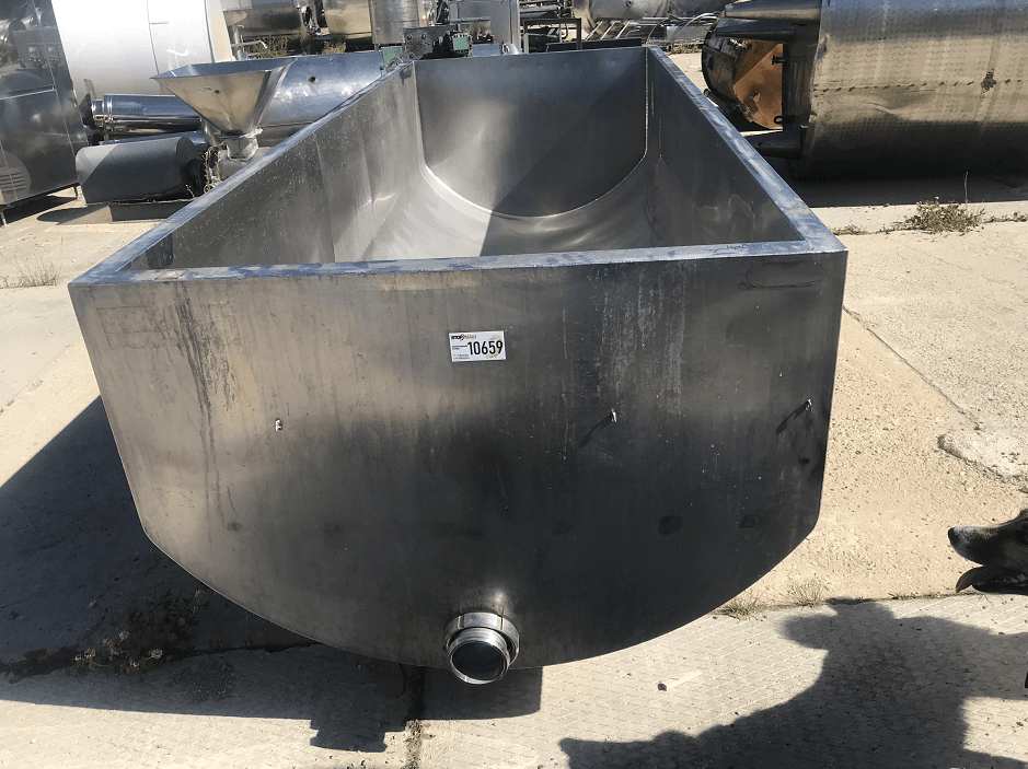 Ванна 2500л новая инв.10659