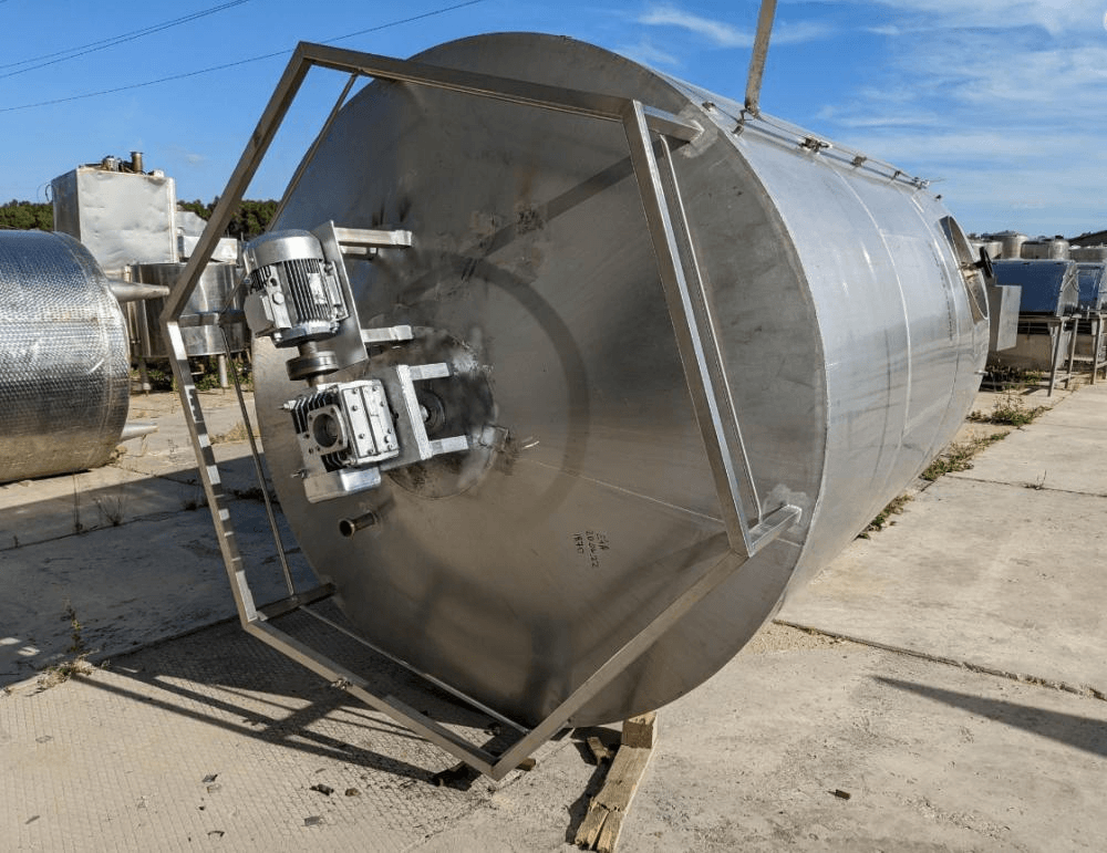 Емкость 10 куб.м с мешалкой