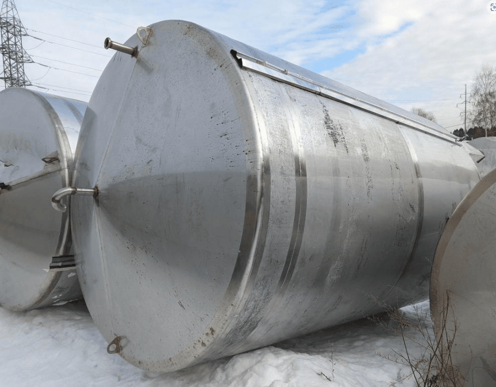 Емкость 15куб.м с боковым люком е.1817