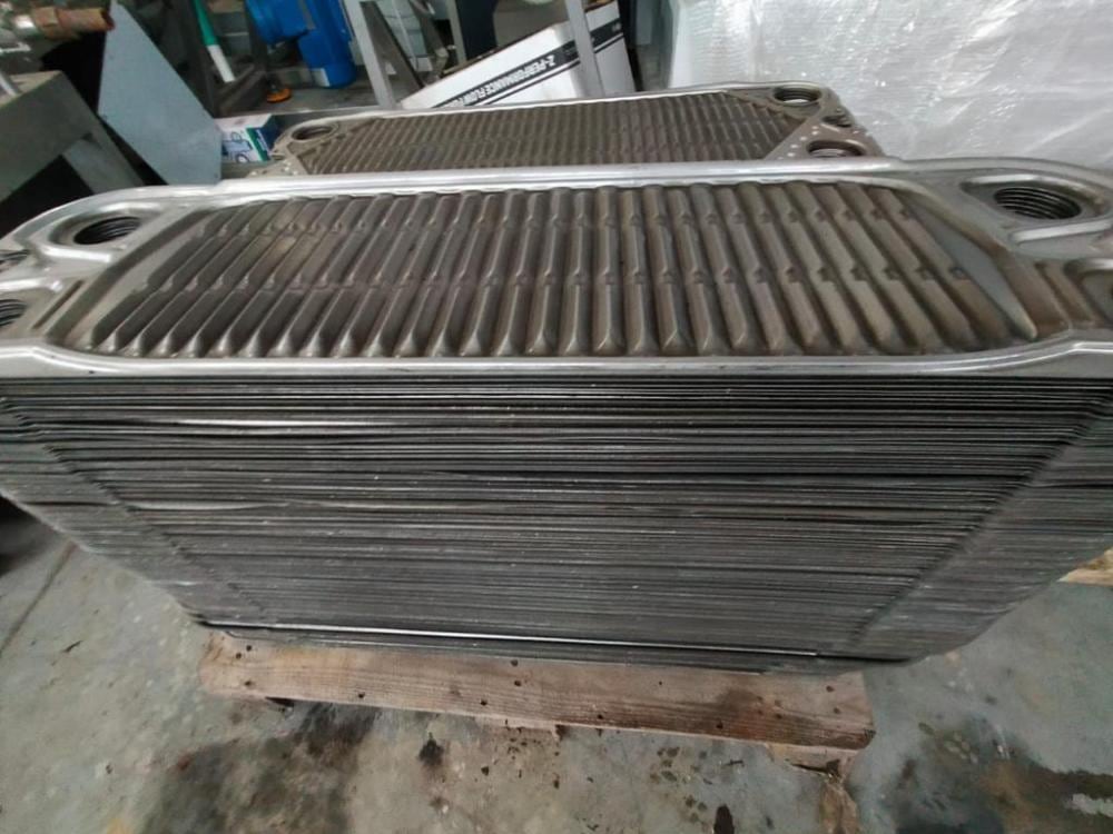 Пластины на теплообменник Alfa Laval, клеевые.