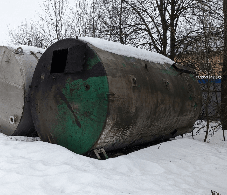 Емкость стальная, объемом 20 куб