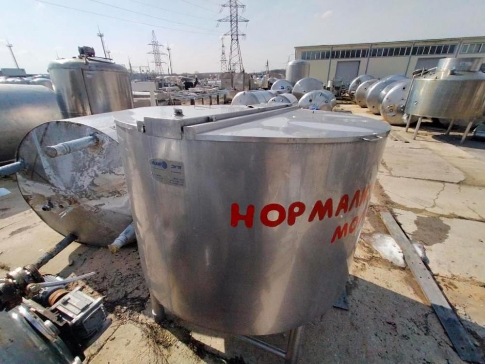 Емкость 2,9куб.м. с откидной крышкой инв.11192