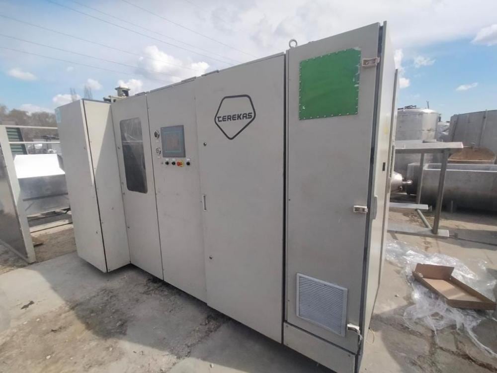 Автоматический выдув ПЭТ-бутылок TFA 4000 (Terеkas, Литва)  инв.10537