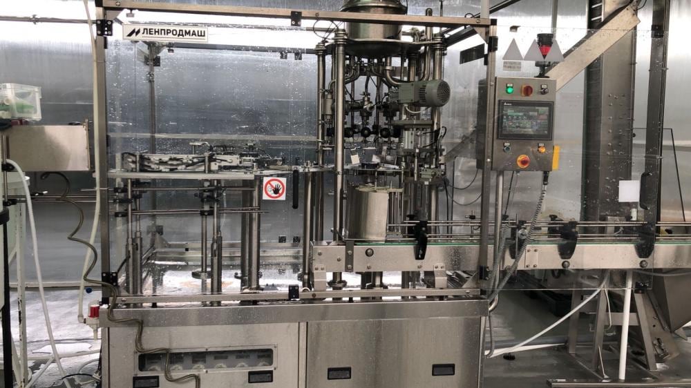 Линия розлива соков и морсов в ПЭТ 38мм горло 1500 бут/час объемом 1л.