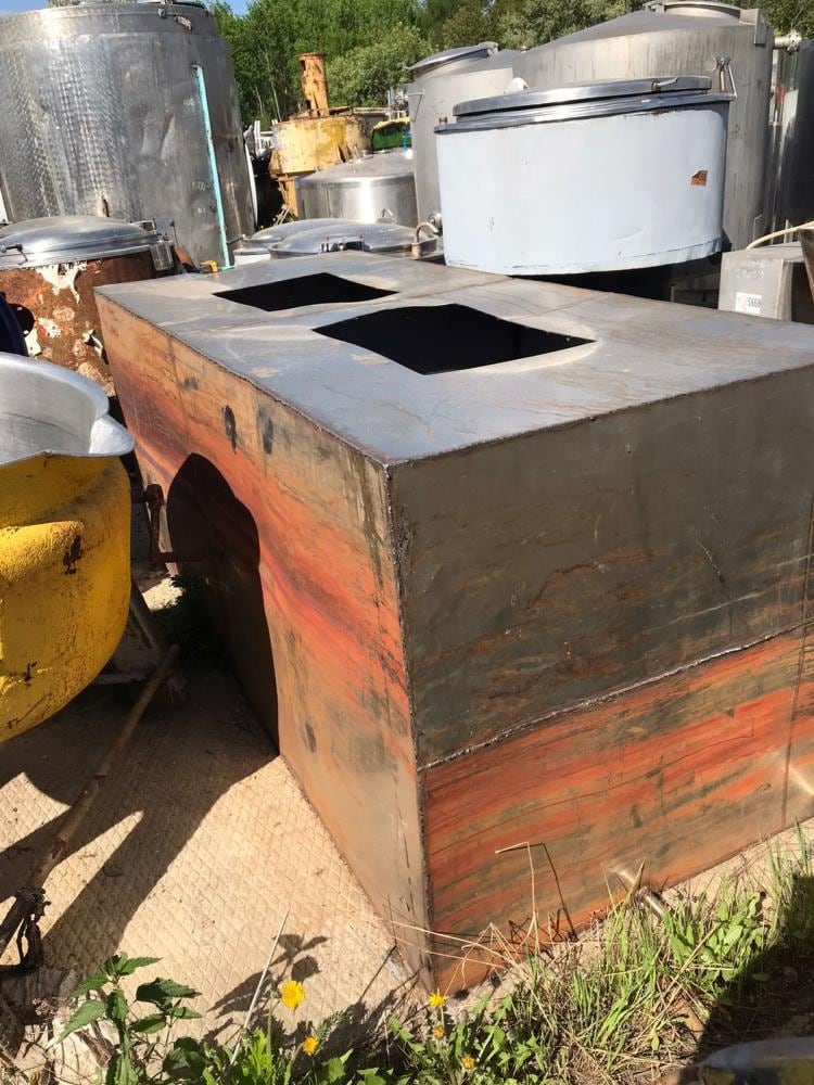 Емкость прямоугольная 2,5 куба инв.7926