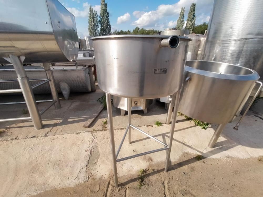 Емкость одностенка 150л на ножках инв.12861