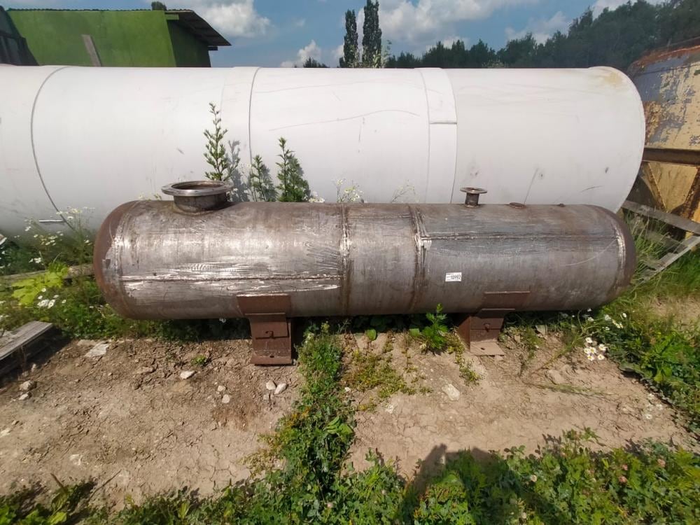Емкость горизонтальная 1000л  инв.10992