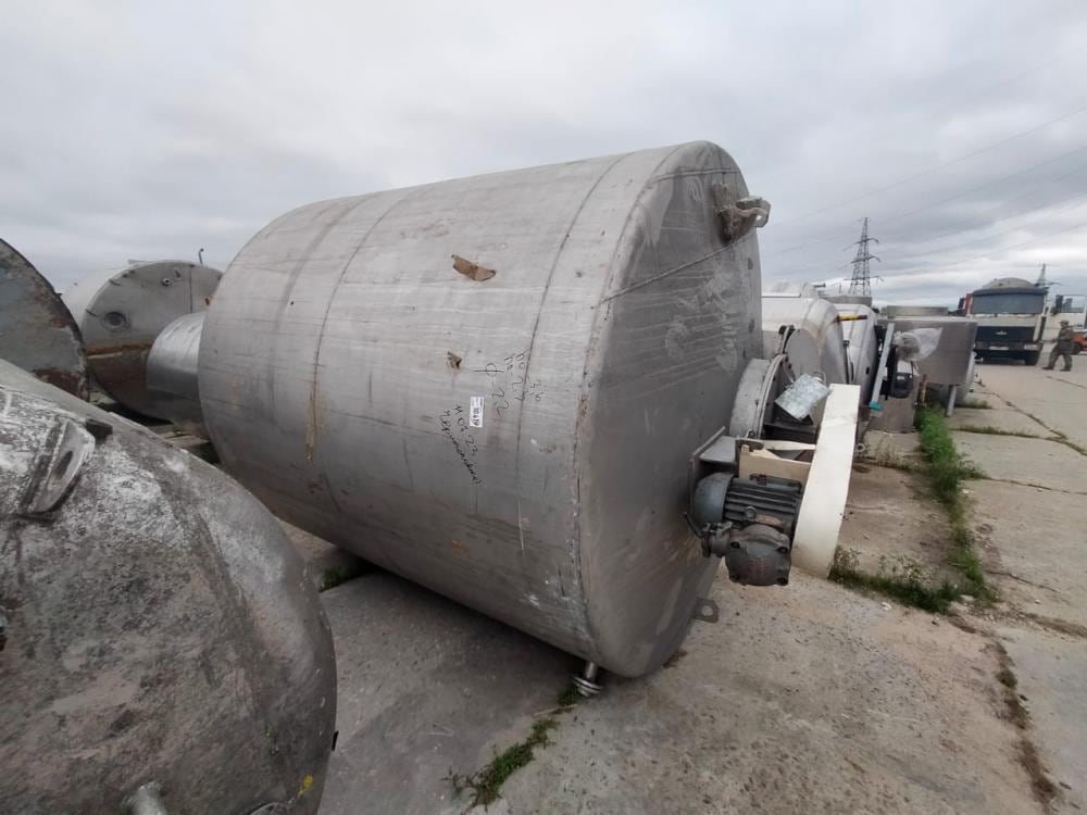 Ёмкость 8м3 одностенка с мешалкой инв.10406