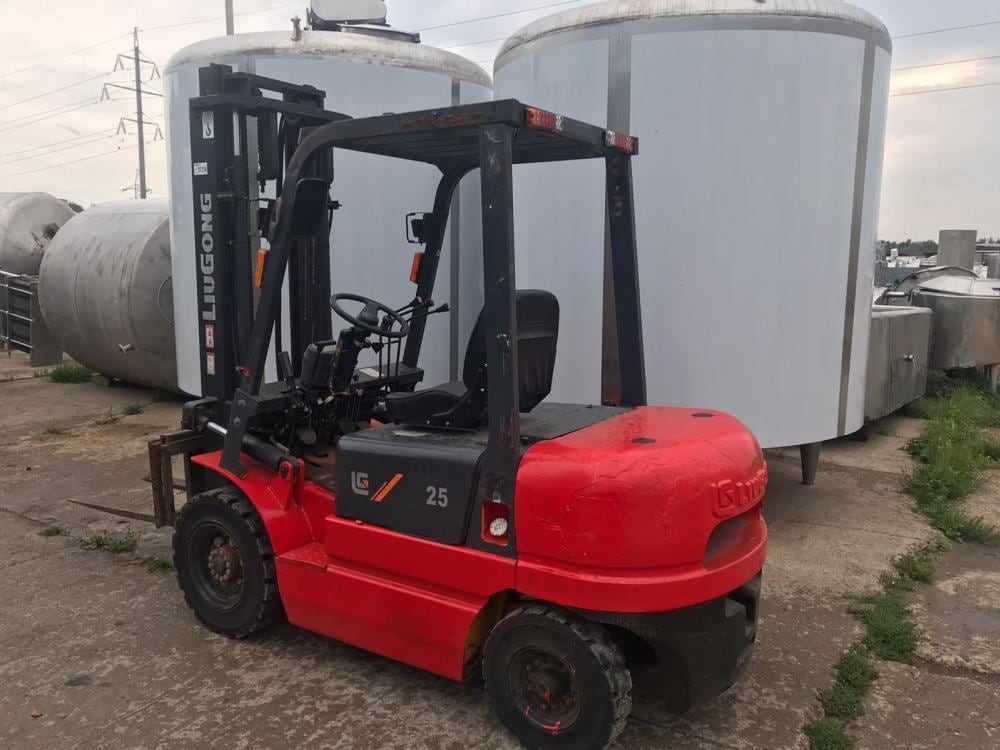 Дизельный вилочный погрузчик LiuGong 25 2,5 тонны инв.10394
