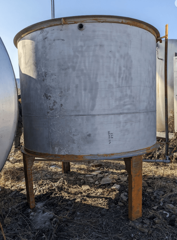 Емкость 5куб.м. мешалка сбоку