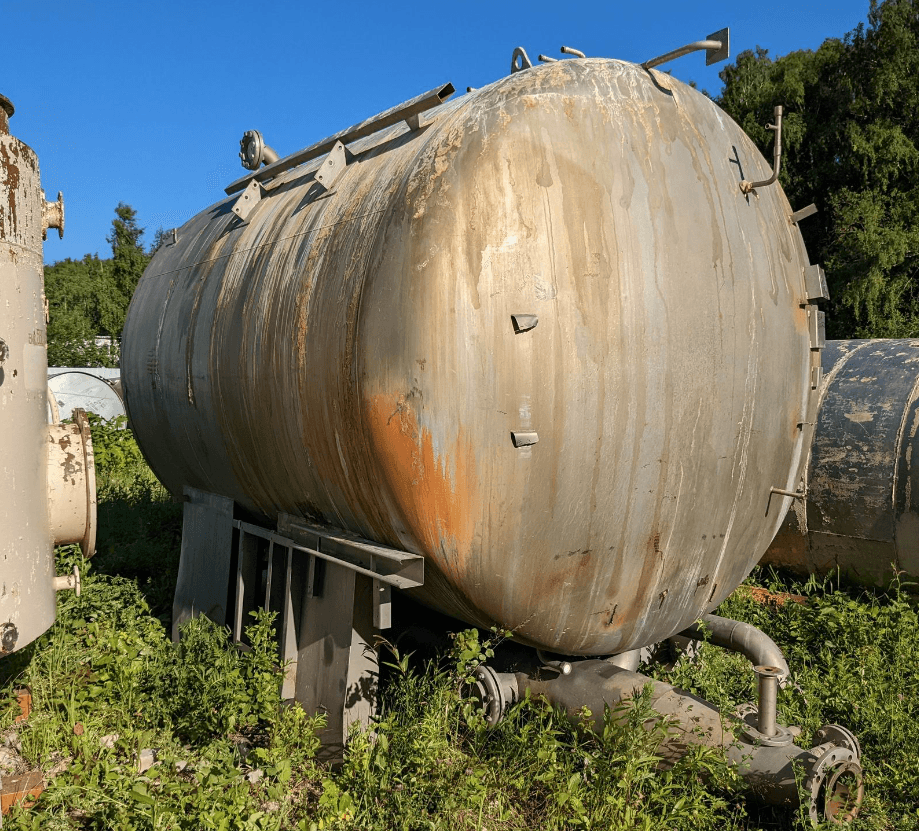 Емкость 14 куб.м. толстостенная, горизонтальная