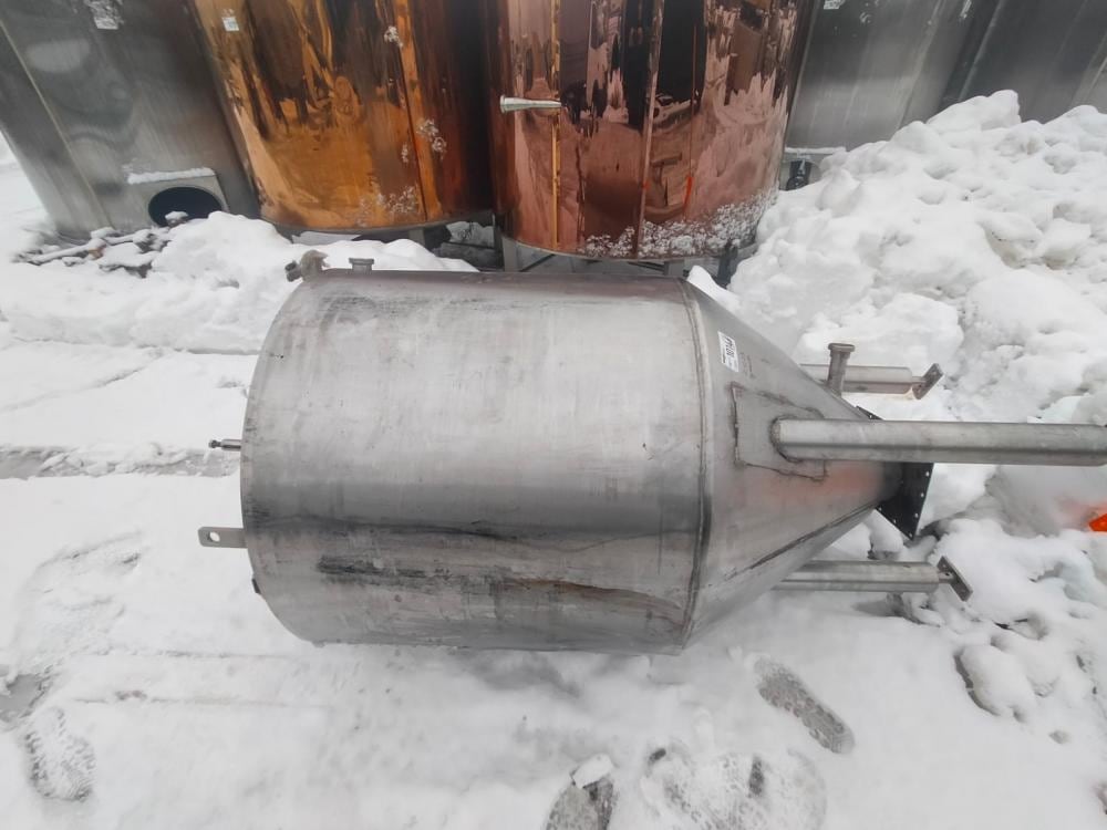 Ёмкость с рубашкой  1000л с конусом и мешалкой инв.10146