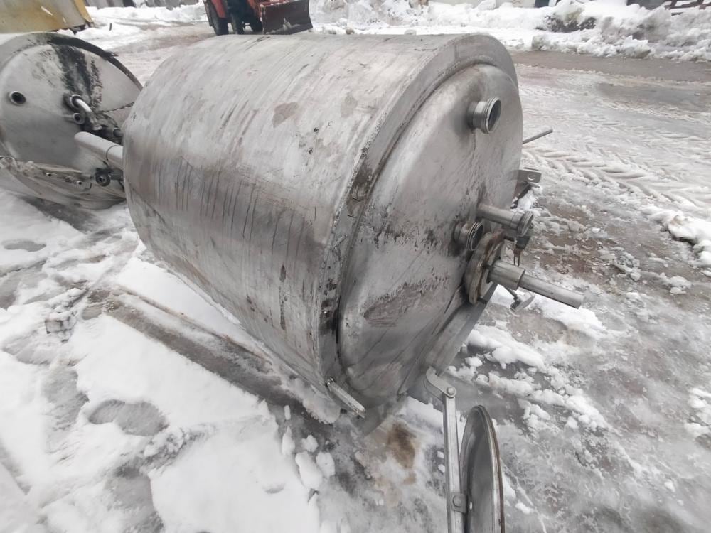 Ёмкость с рубашкой  1000л с конусом и мешалкой инв.10147