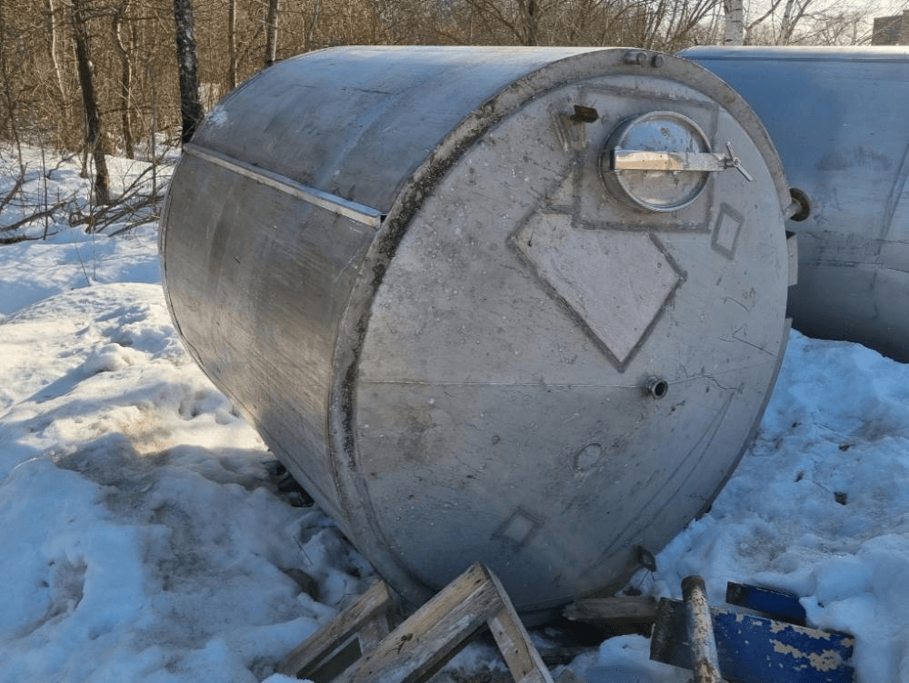 Емкости объем 6 куб.м.,  с термоизоляцией. е.1836