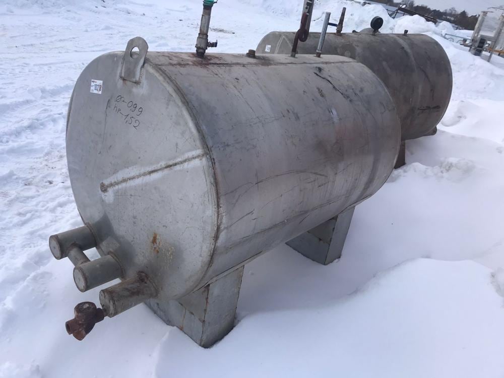 Емкость горизонтальная 1000л инв.10218