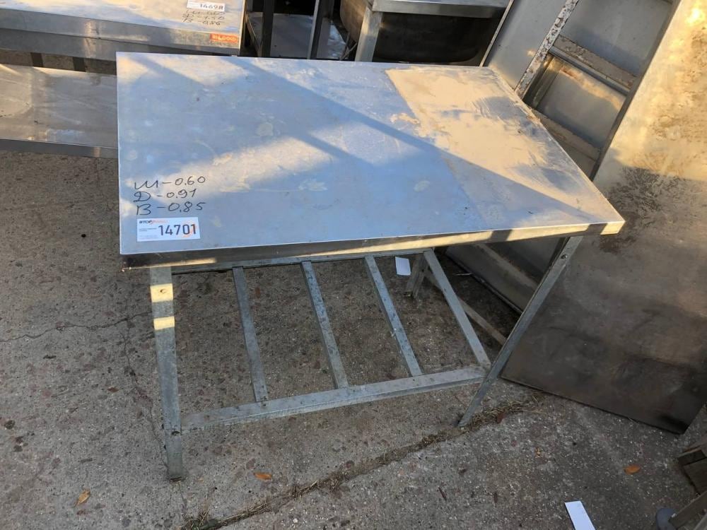 Стол, длина 0,9м инв.14701