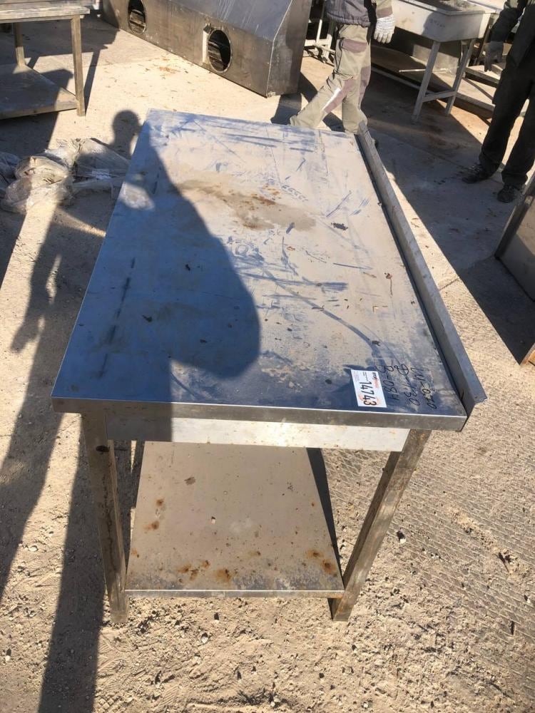 Стол, длина 1,3м инв.14743