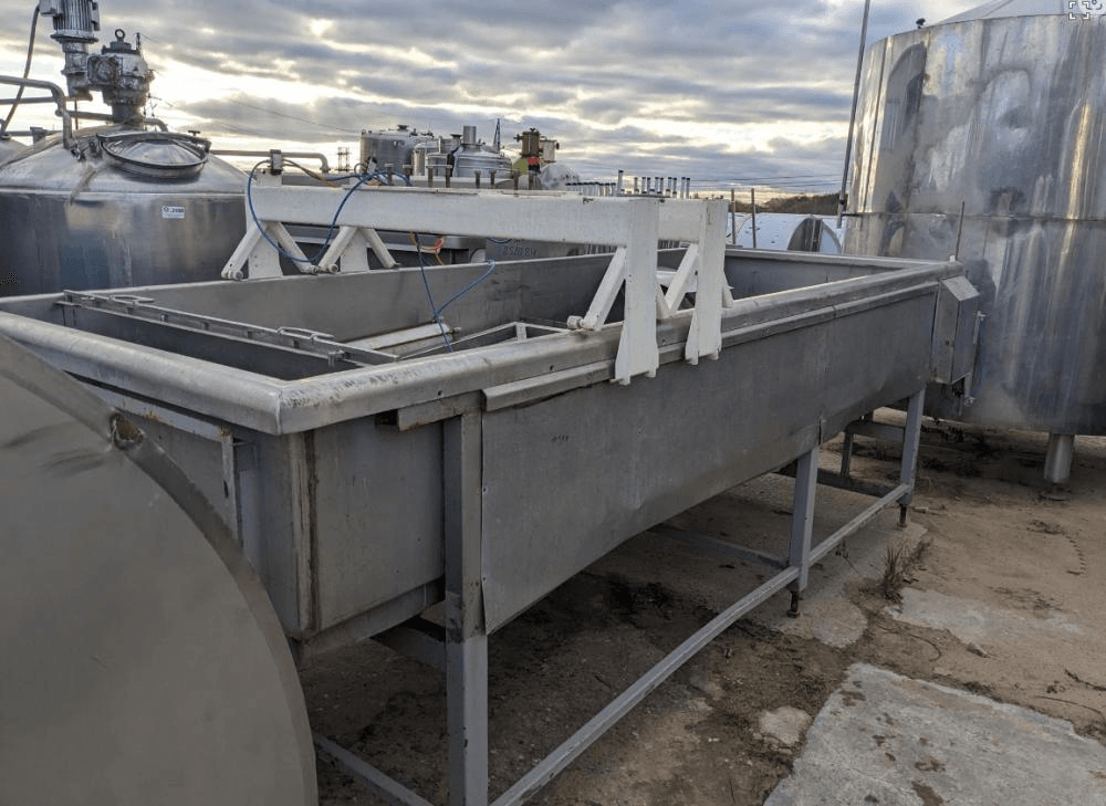 Аппарат формовочный для сыра, объем 5000 литров, е.3446