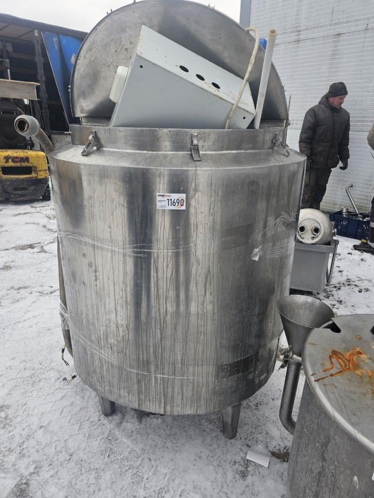 Емкость 560л с рубашкой, пультом инв.11690