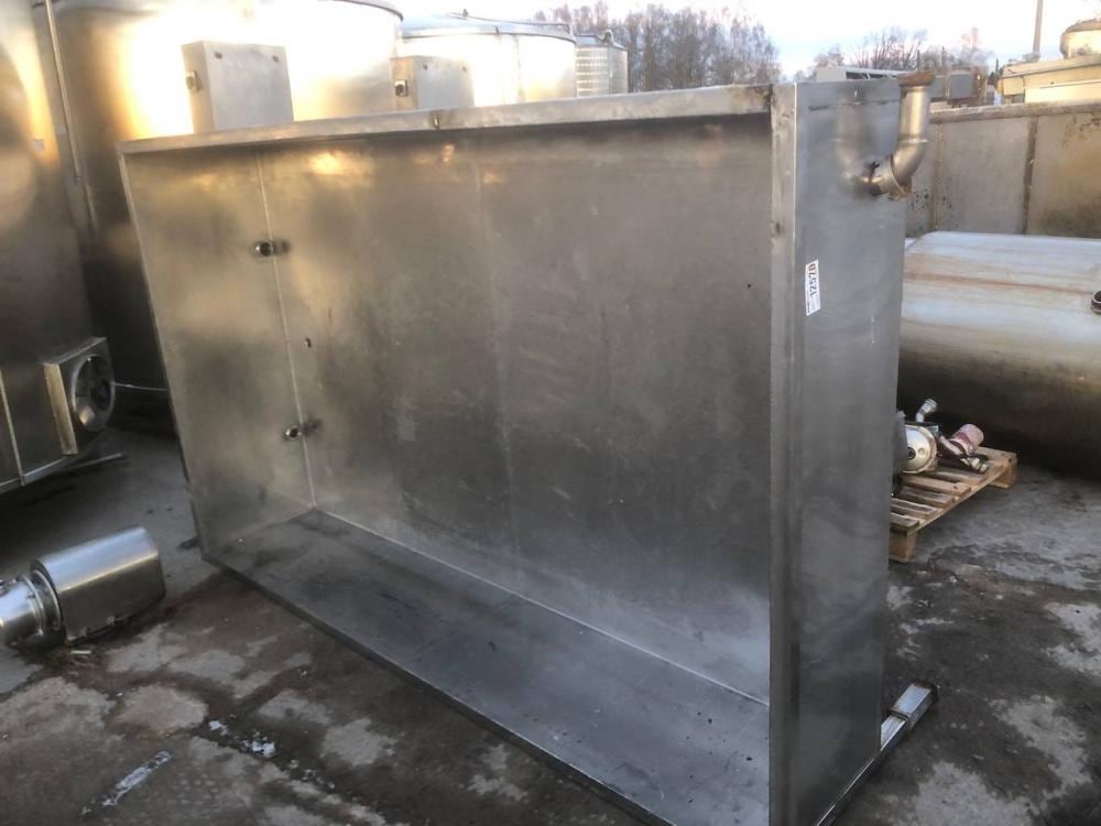 Ванна прямоугольная 1800л инв.12570