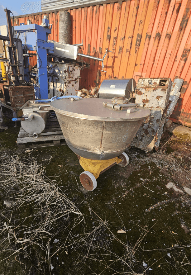 Дежи для тестомеса объемом 330л  инв.9842, инв.9840