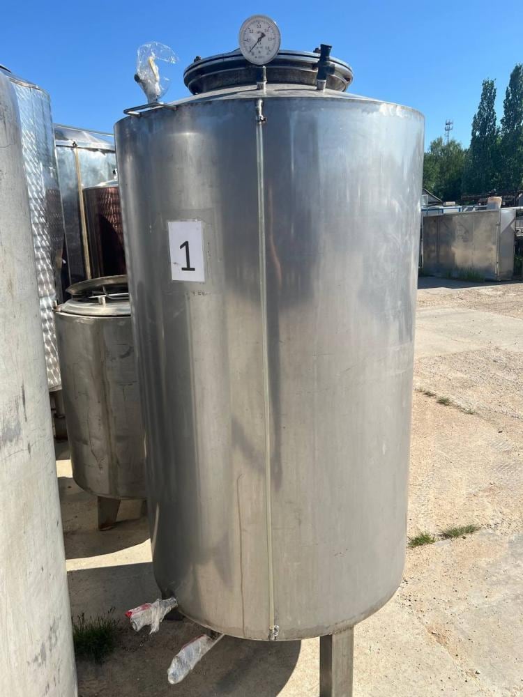 Емкости 1,1 куб.м одностенки инв.12744