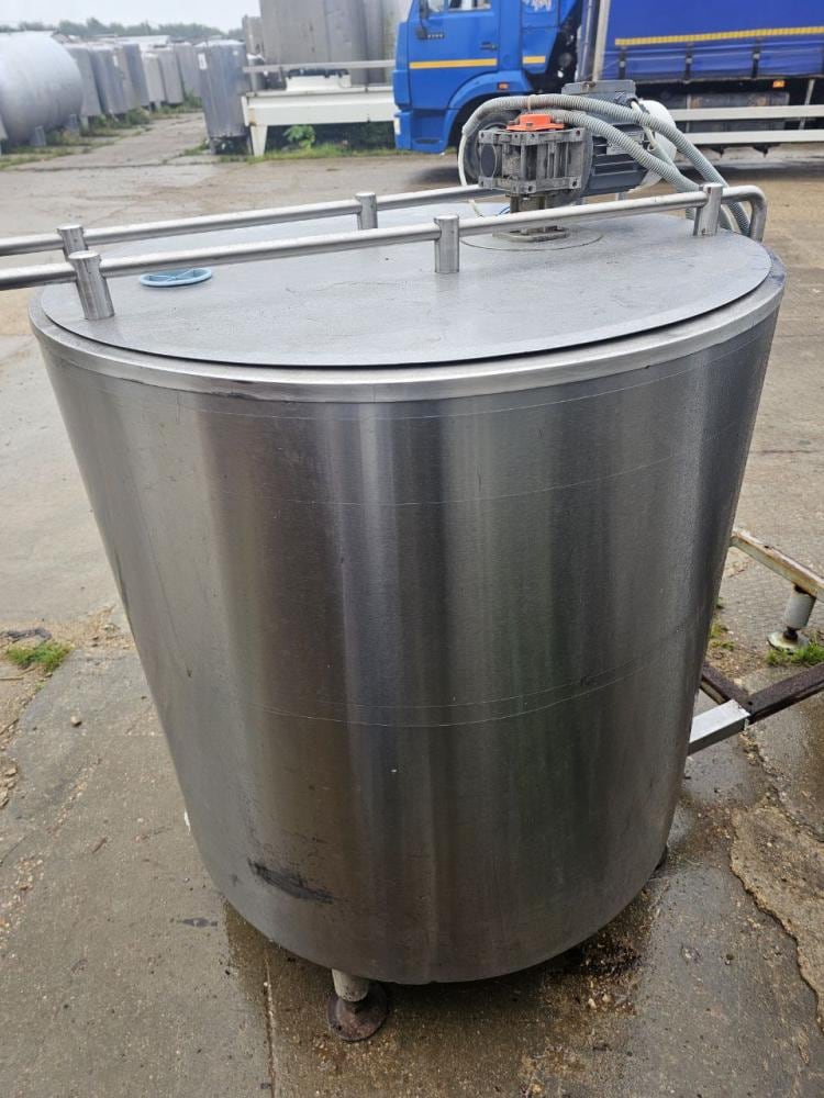 Емкость 500л. с мешалкой инв.12994